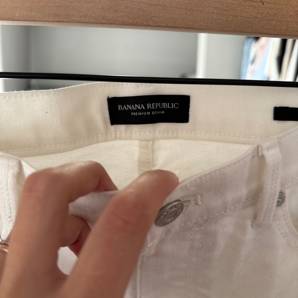 Banana Republic | Premium Denim | White | Size 27 - Picture 7 of 9